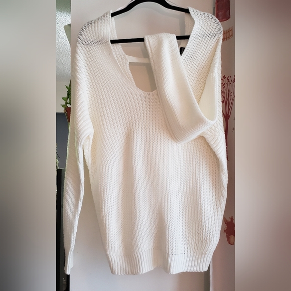 M Open Back Sweater w Knot - Picture 2 of 10